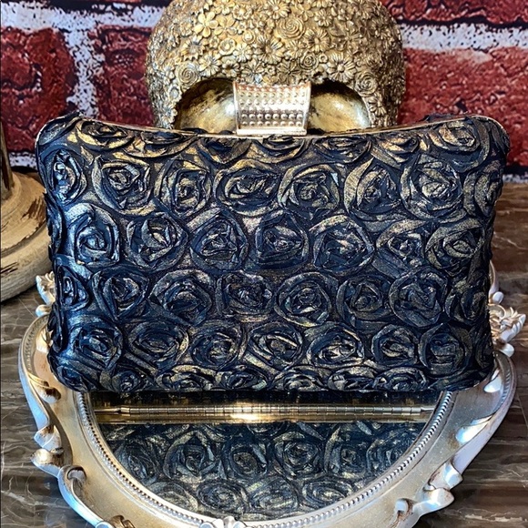 Floral Lame’ Hard Clutch - Picture 4 of 8